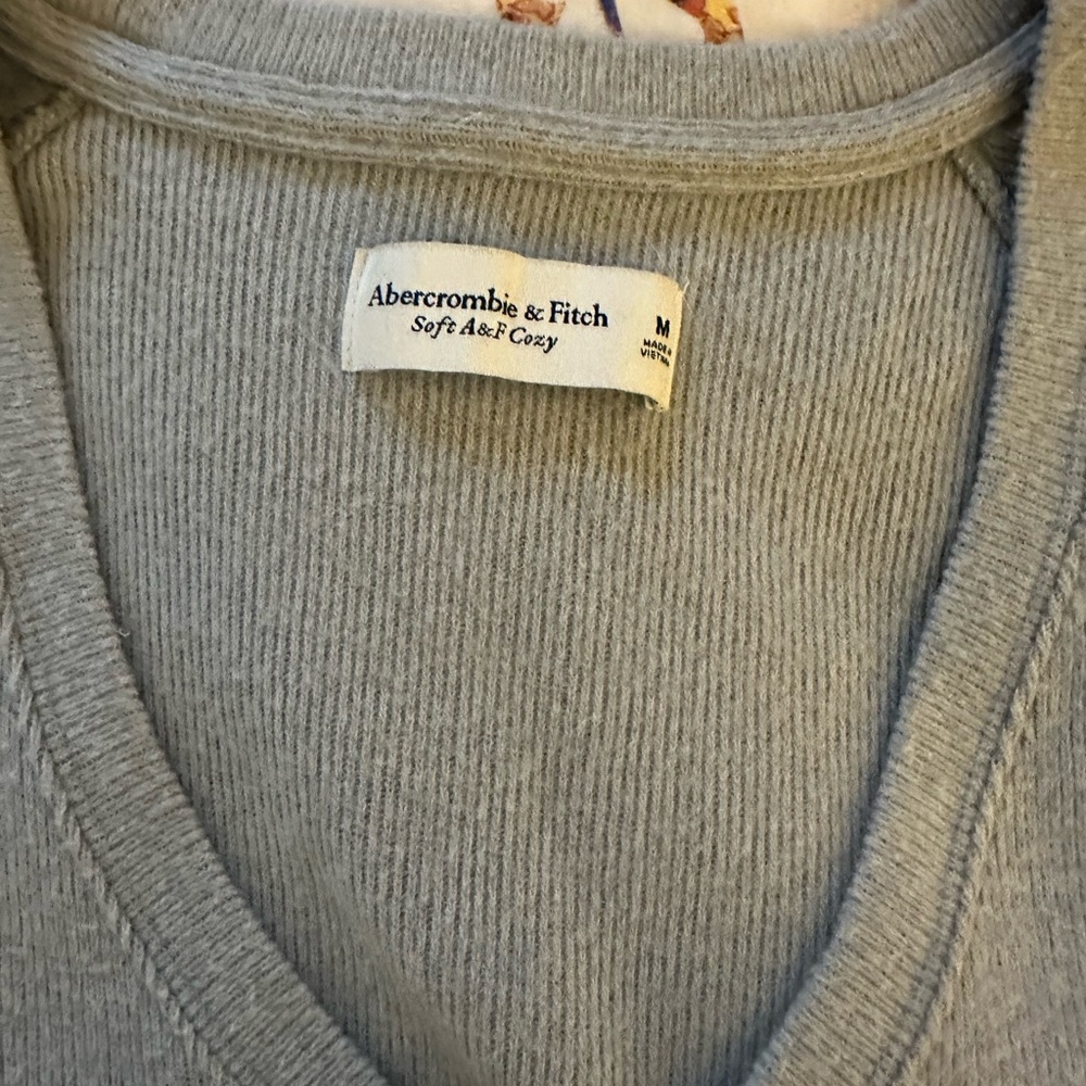 Abercrombie V-Neck Sweater - Picture 2 of 4